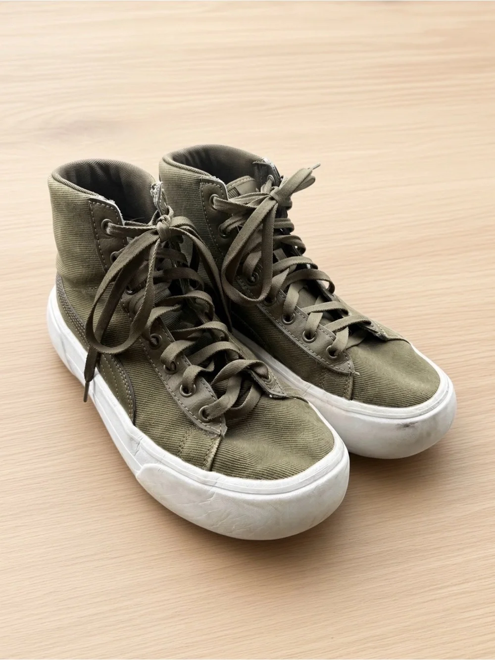 Puma Women’s Size 8 Olive Green High Top Platform Sneakers